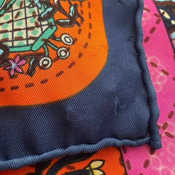 HERMES Pique Fleuri de Provence by Christine Henry Silk Scarf - Picture 11 of 11